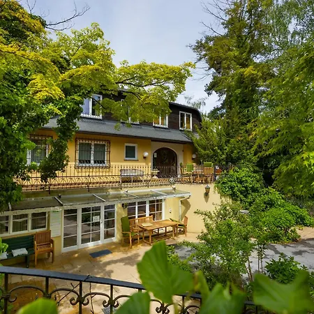 Hotel Restaurant - Haeuserl Im Wald