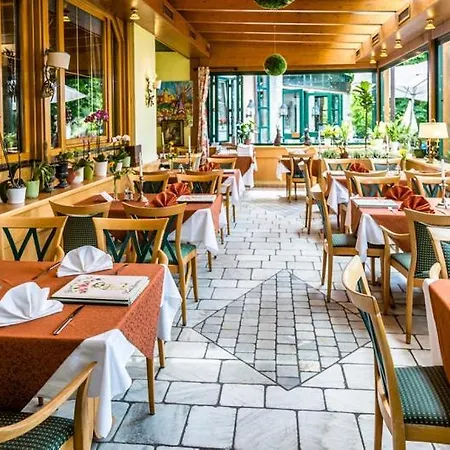 Restaurant - Haeuserl Im Wald