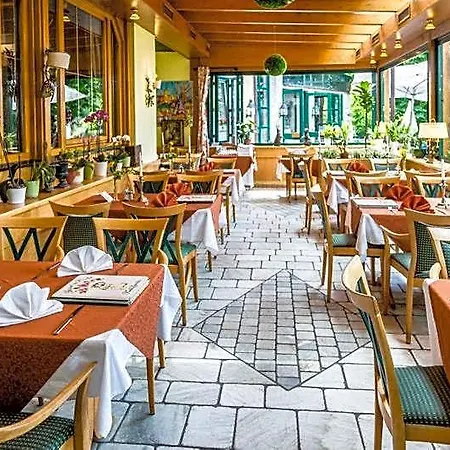 Restaurant - Haeuserl Im Wald