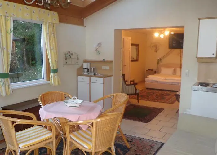 Hotel Restaurant - Haeuserl Im Wald